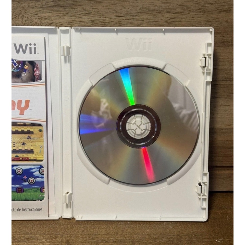 Wii Play Nintendo Wii Game Complete with Manual RVL P RHAE USZ ESRB E - Picture 3 of 4